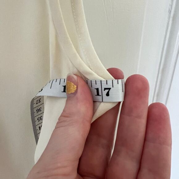 St. John Women's 4 100% Silk Off White Cream Tank Blouse Sheer Keyhole Back Flaw - Picture 7 of 11